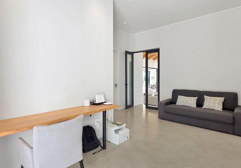 4 Bedroom Property for Sale in Zwaanswyk Western Cape